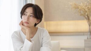 リップアートメイクの痛みと麻酔について解説するBiBiクリニックのコラム画像